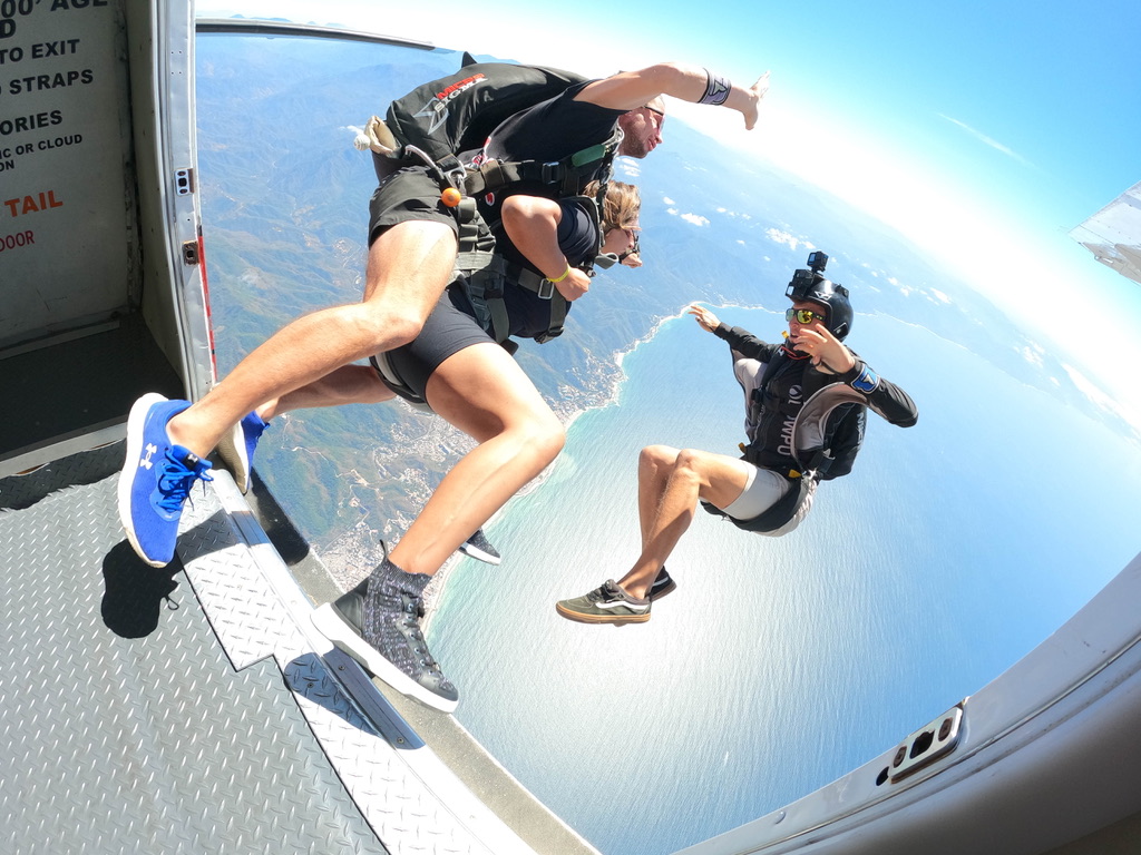 Jedi Airwear Camera Jacket in freefall
